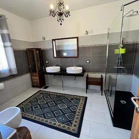شقة Casa Vacanze Nana Con Cortile *