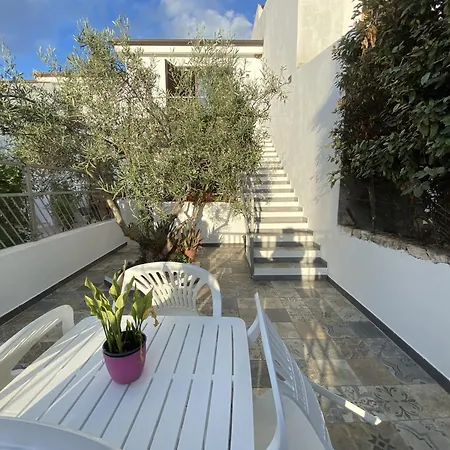 Casa Vacanze Nana Con Cortile * Tortolì